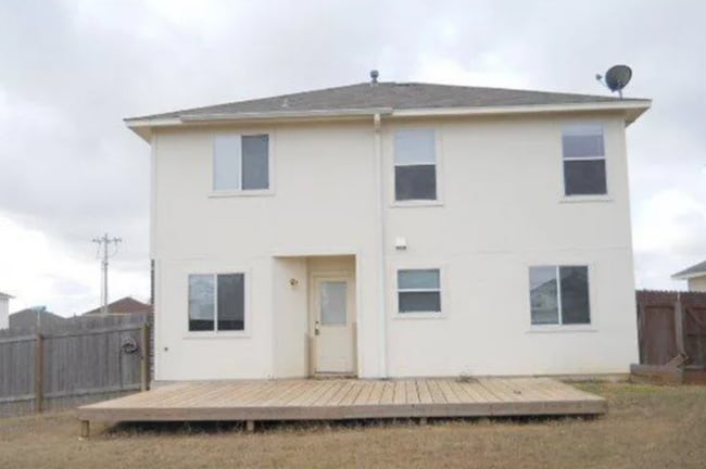 Building Photo - 15137 Meredith Ln