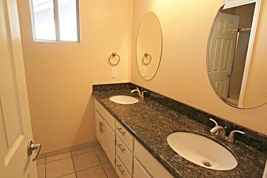 Building Photo - 4065 Ivey Vista Way