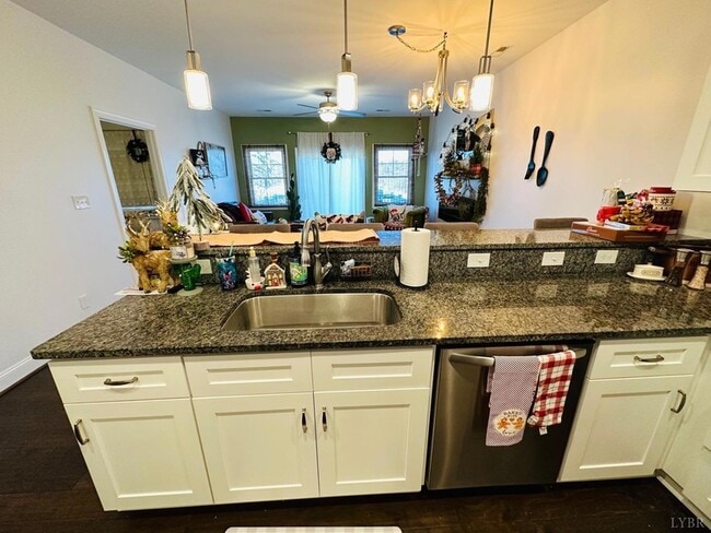 Building Photo - 1313 Emerald View Ct