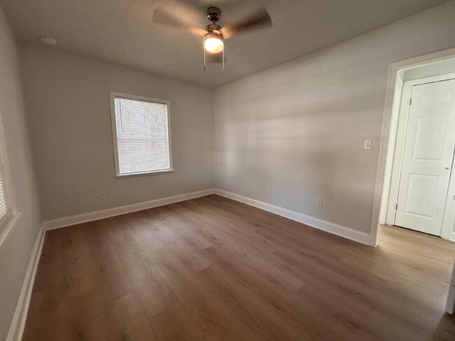 Building Photo - Charming 1946 Downtown Melbourne Bungalow — Renovated & Walkable to Everything!