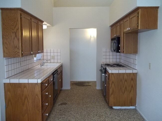 Building Photo - West Clovis location,  potential Buchanan ...
