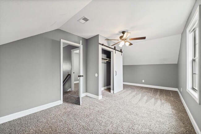 Building Photo - Pet Friendly Four Bedroom!