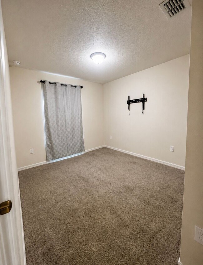 Building Photo - Spacious 4-Bedroom Home for Rent in Palm Bay!
