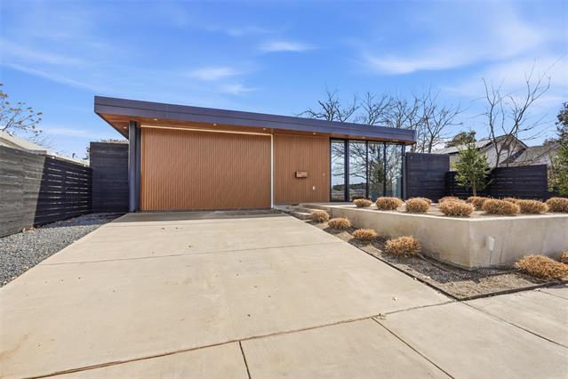 Building Photo - 6822 Victoria Ave