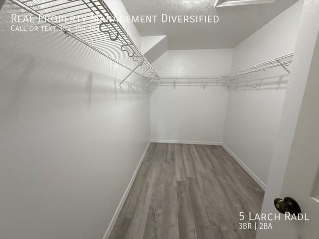 Building Photo - 5 Larch Radial