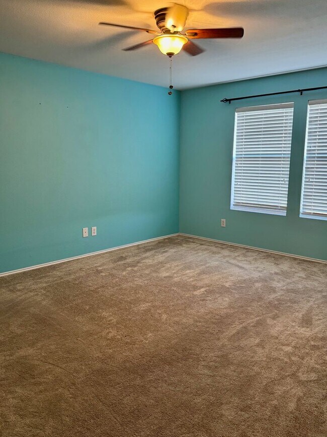 Building Photo - 232 Weeping Willow