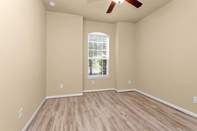 Building Photo - 24734 Colonial Maple Dr