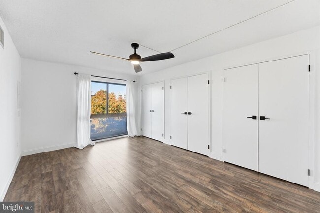 Building Photo - 250 S Reynolds St