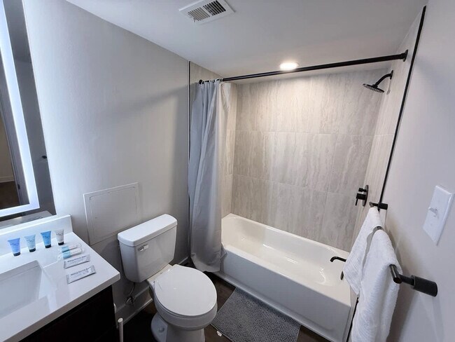 Building Photo - 801 15th St S