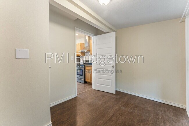 Building Photo - 1115 13th St