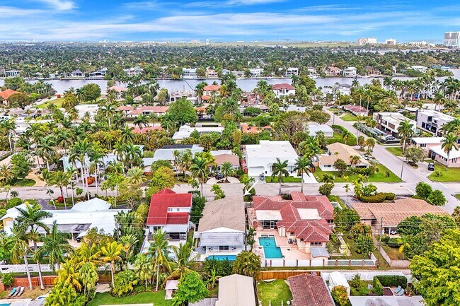 Building Photo - 1018 Adams St