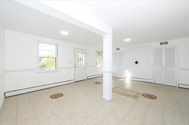 Building Photo - Private Home w/ Pond & Fantastic Views