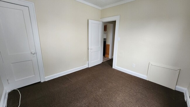 Building Photo - 4646 Blythin Rd