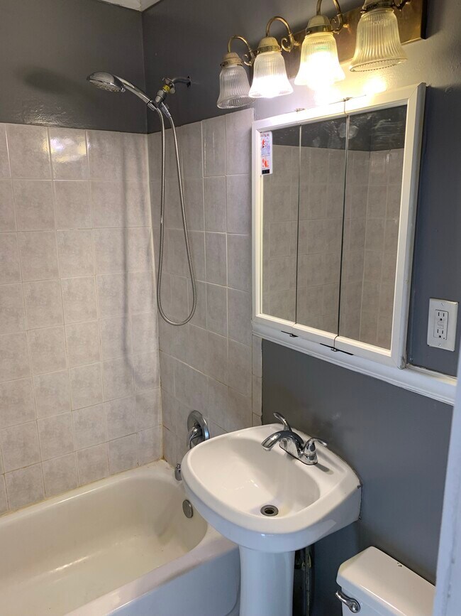 Building Photo - 2715 Marwood St