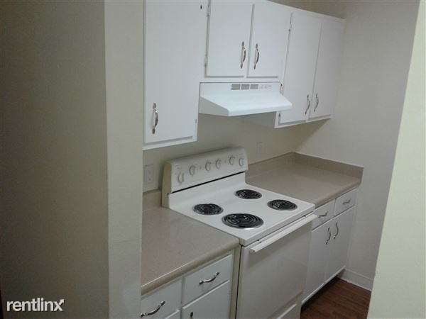 Building Photo - 460 Brentwood Dr