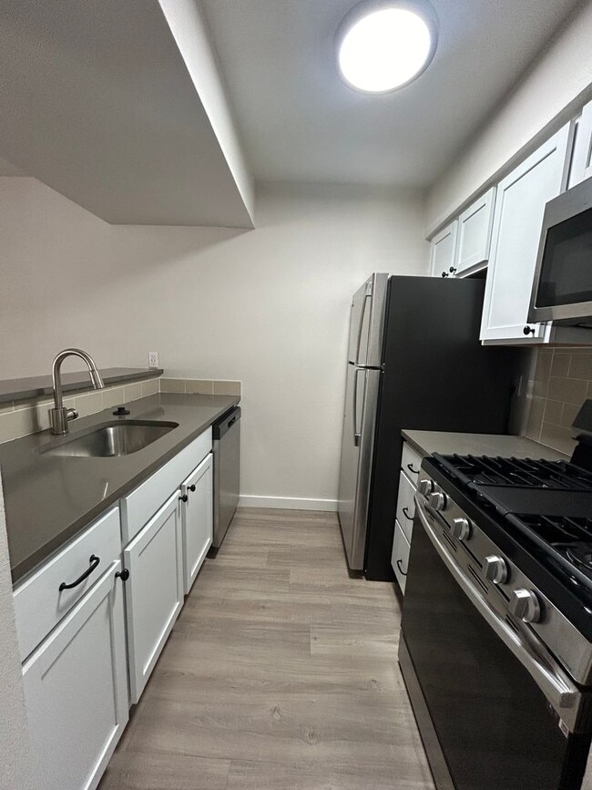 Interior Photo - Kensington Court