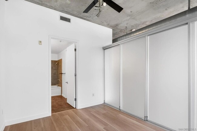 Building Photo - 1025 Island Ave