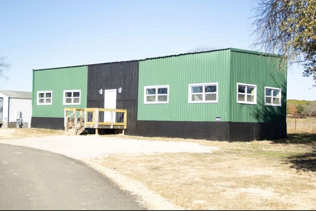 Building Photo - 200 PR-4350