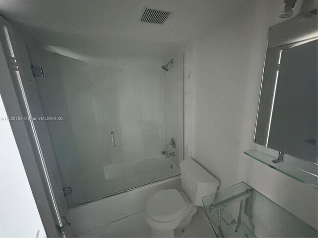 Building Photo - 770 Claughton Island Dr
