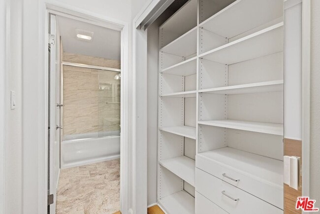 Building Photo - 1440 Veteran Ave