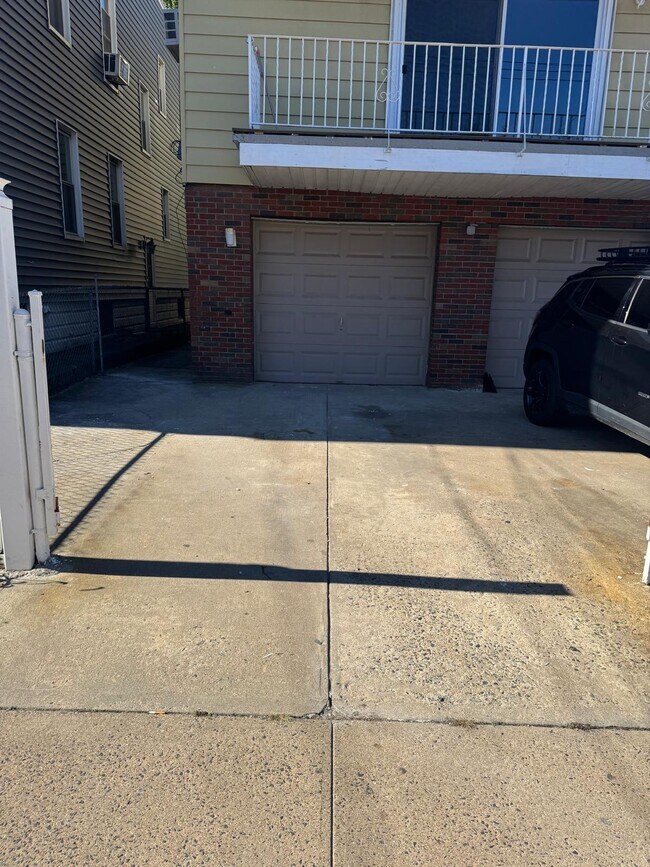 Building Photo - 89 McAdoo Ave