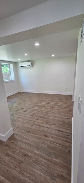 Building Photo - 60 Waterbury Pky