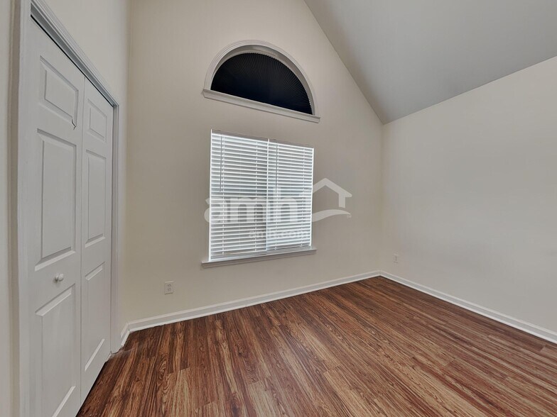 Building Photo - 3394 English Oaks Dr NW