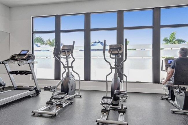 Building Photo - 268 NE 210th Way