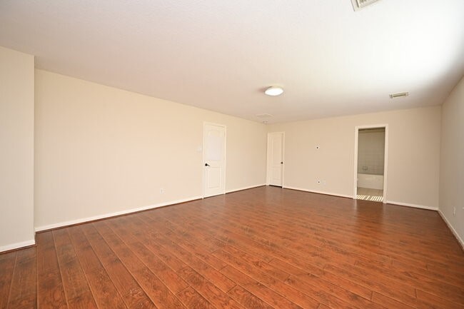 Building Photo - 9403 Coatsworth Dr