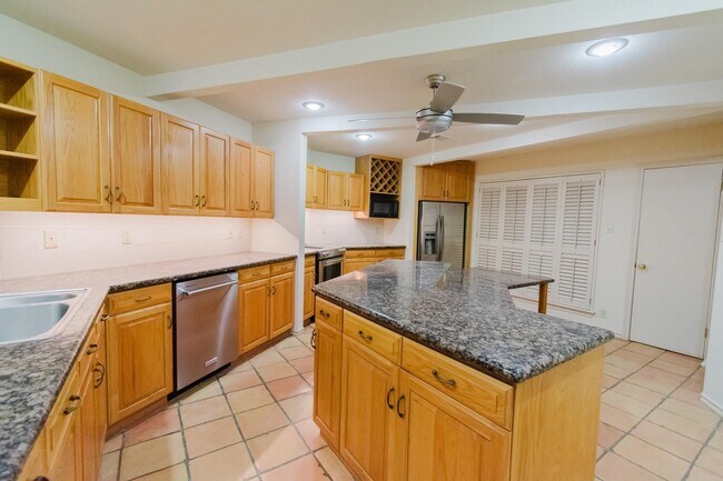Building Photo - 1 Cadena Ct