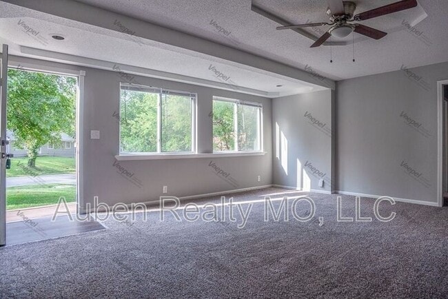 Building Photo - 11224 E Sheley Rd