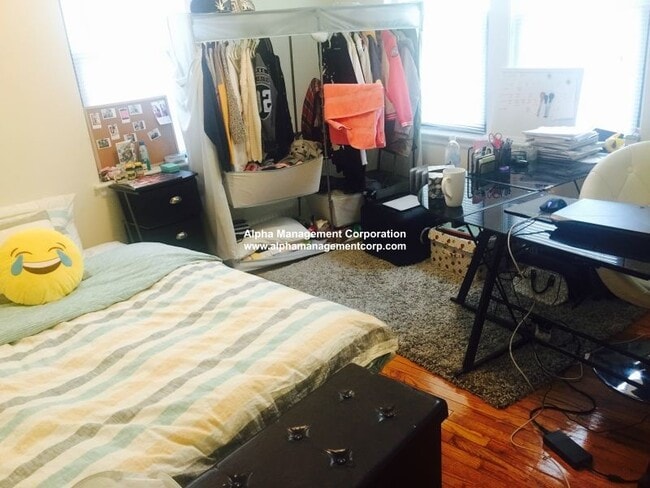 Building Photo - 349 Pleasant St