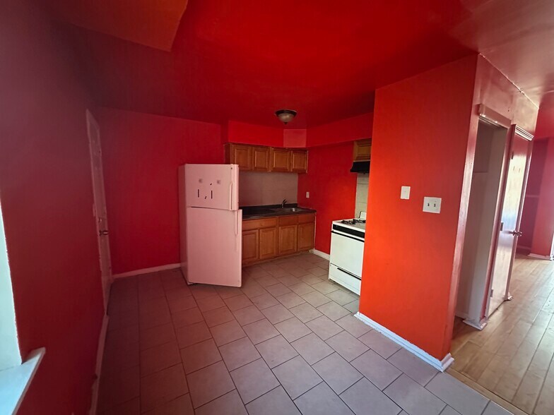 Building Photo - 5829 Wakefield St