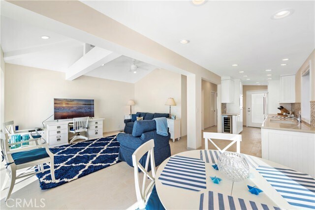 Building Photo - 1051 Gaviota Dr