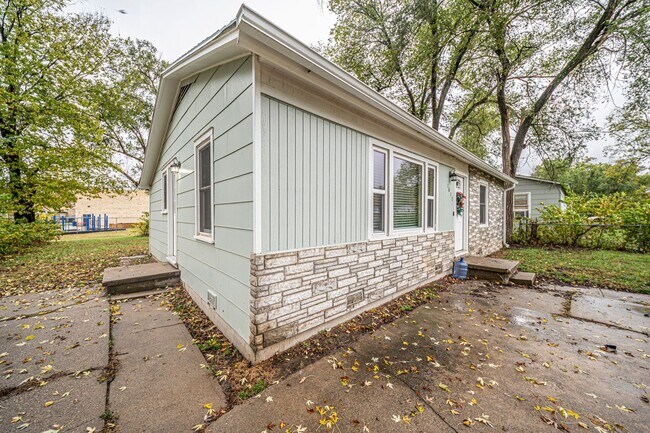 Building Photo - Please View 3D Virtual Walk-Through Before Scheduling a Showing