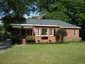 Building Photo - Rent Ready 3 bedroom and 2 bathroom!