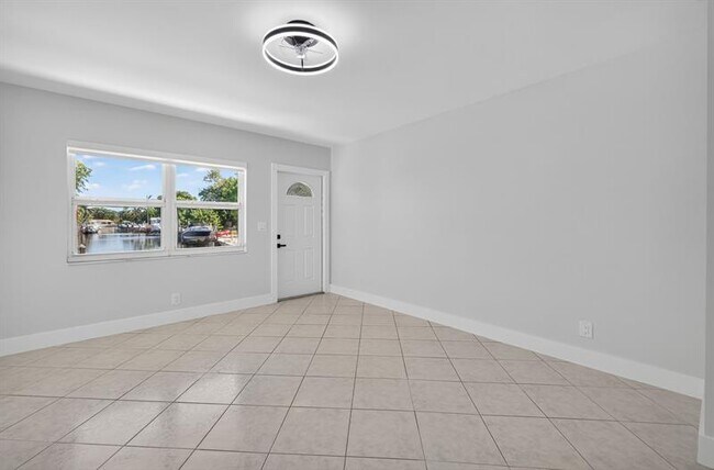 Building Photo - 510 SW 15th St