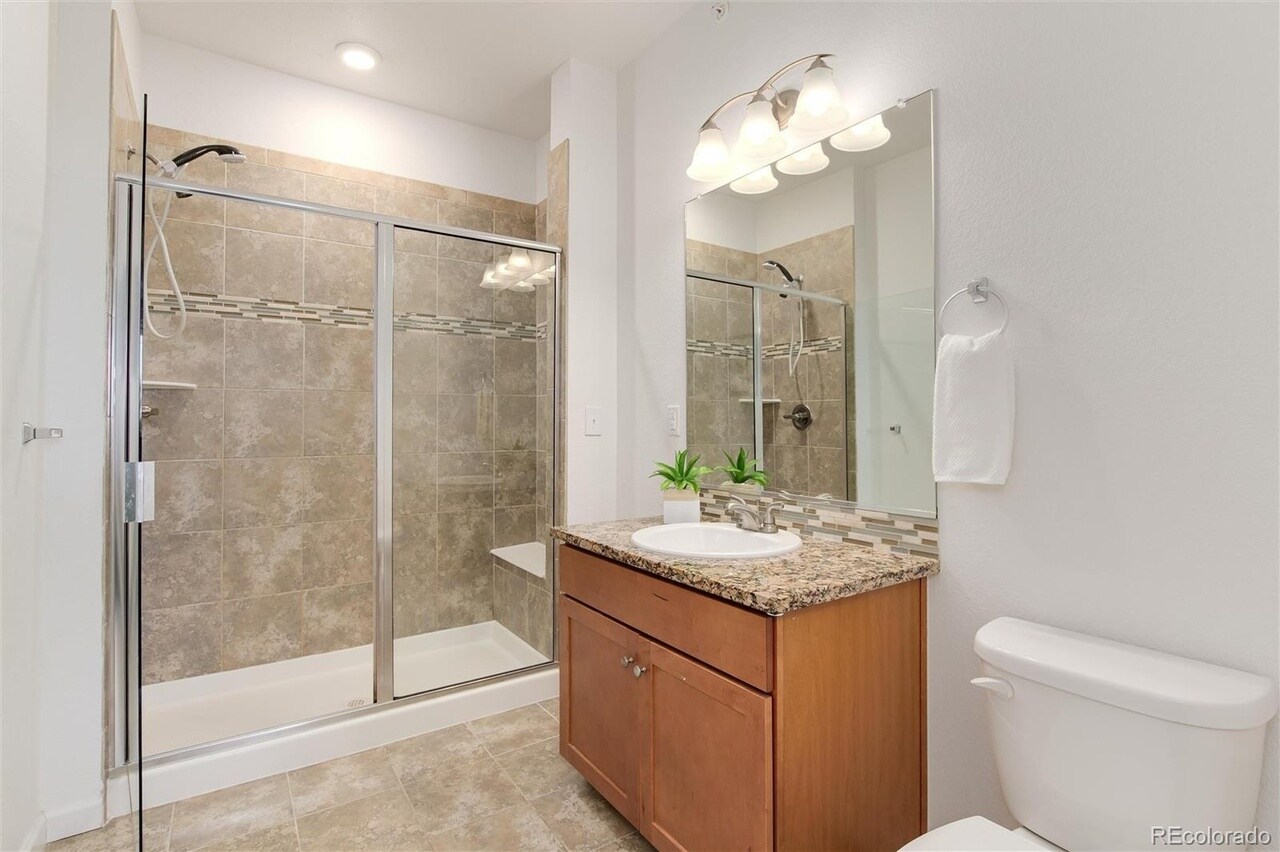 Building Photo - 804 Summer Hawk Dr