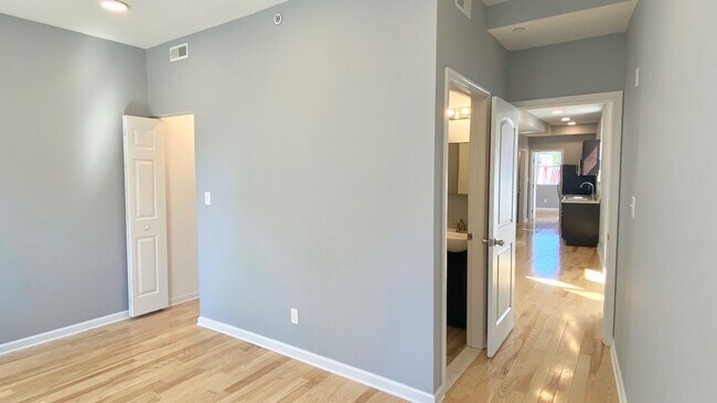 Building Photo - 813 N 41st St