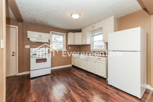 Building Photo - 1040 Harvard Ave