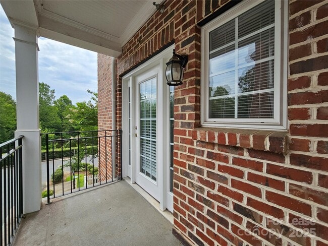 Building Photo - 8728 Arbor Creek Dr