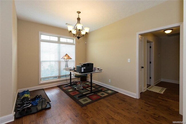 Building Photo - 175 Serene Ln