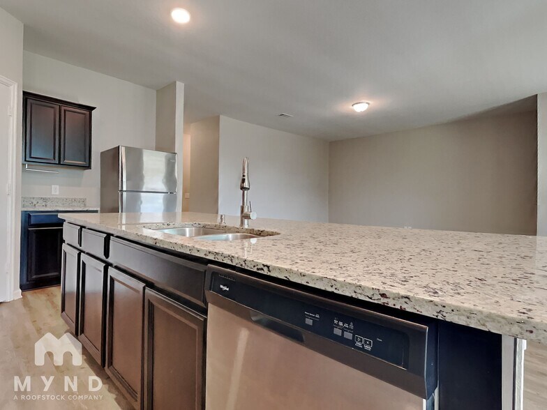 Building Photo - 1033 Water Oak Ln