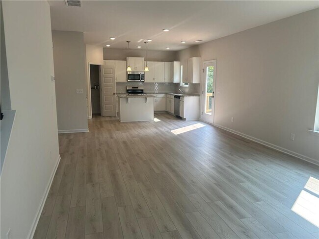 Building Photo - 1083 Lyndhurst Ln