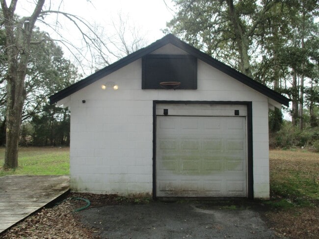 Building Photo - 1591 NC-24