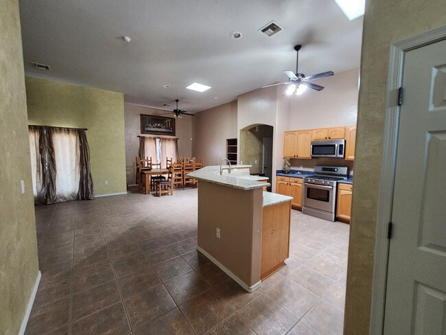 Building Photo - large home in douglas with guest house 1050 Rochine Rd