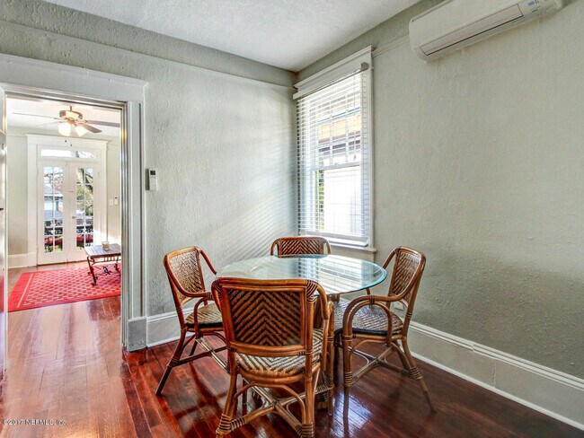 Building Photo - 2116 Herschel St