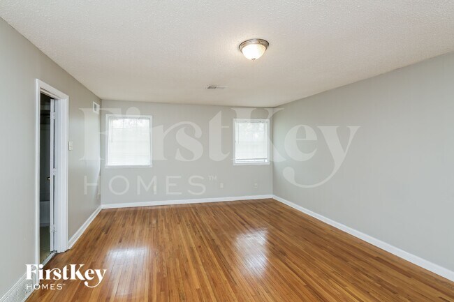 Building Photo - 2097 Meadowview Ln