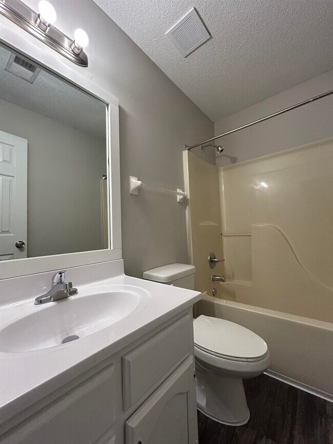 Building Photo - 7610 Bridelwreath Dr