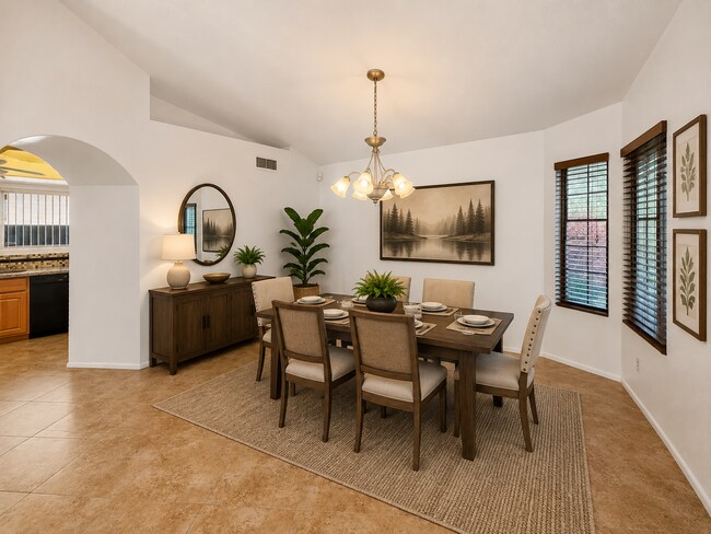 Building Photo - Spacious 4 Bedroom Pool Home in Quiet Cul De Sac